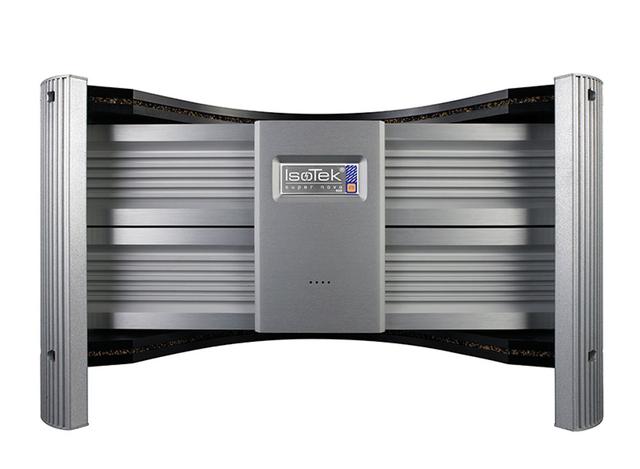 画像: 写真はパッシブ型電源フィルターのフラッグシップモデル「EVO3 AQUARIUS」。本機を購入すると、電源ケーブル「EVO3 OPTIMUM/1.5m」にアップグレードされる