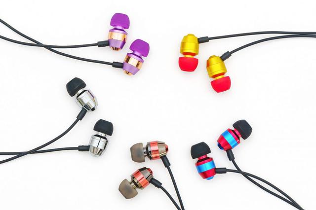 画像: ピエール中野氏が音質チューニングしたイヤホン "有線ピヤホン1"の限定カラーが5種類登場 | 株式会社TMネットワーク