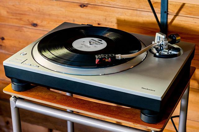 画像2: テクニクス「SC-C70MK2」は、新生活を豊かに彩る素敵なオールインワンシステムだ。ラジオからハイレゾ、レコードまでこの音で楽しめる幸せを実感する(後編)