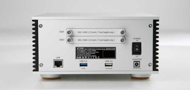 画像: ▲リアにはストレージ増設用の2.5インチべイがあり、2.5インチ仕様のHDD、もしくはSSDを2基、増設可能だ
