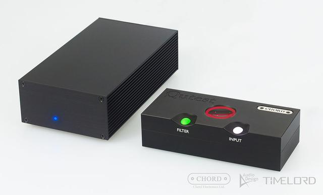 画像: 小型DACの「Qutest」(右)と強化電電の「DCA-5V」(左)