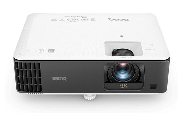 画像1: BenQから、日本初の4K解像度DLPゲーミングプロジェクター「TK700STi」が発売決定。2mの投写距離で100インチの大画面再生も可能で、市場想定価格は22万円前後