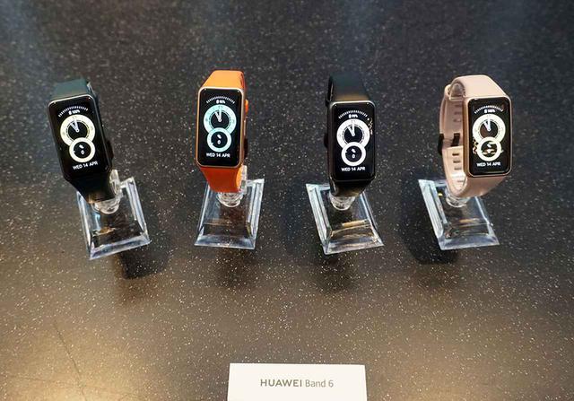 画像: ウェアラブルデバイス「Band 6」