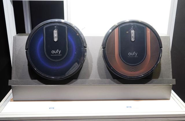 画像: ▲スマート家電ブランド「eufy」のロボット掃除機「RoboVac G30 Hybrid」。新ナビシステムで部屋の隅々まで掃除ができるようになったそう。本日発売で¥34,800