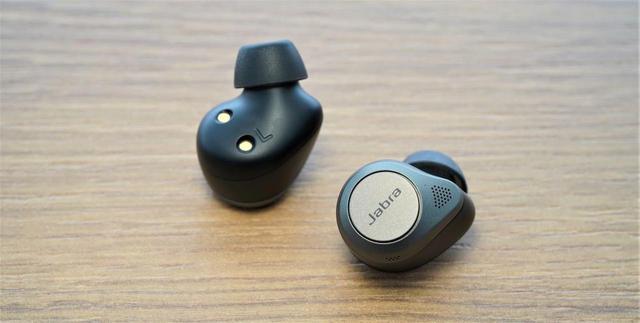 画像2: Jabraの完全ワイヤレスイヤホン「Jabra Elite 85t」のノイキャン性能は、フラッグシップモデルらしくとても良好。電車内の騒音を、見事に打ち消してくれる