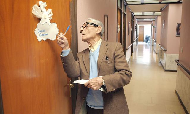 画像1: 【コレミヨ映画館vol.57】『83歳のやさしいスパイ』養老ホームに潜入せよ! おじいちゃんの“ミッション・インポッシブル”始まる