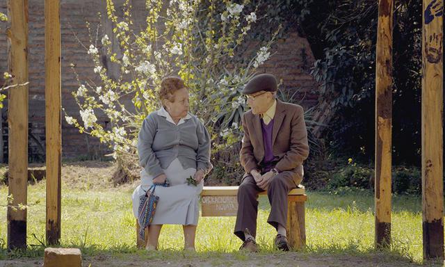画像3: 【コレミヨ映画館vol.57】『83歳のやさしいスパイ』養老ホームに潜入せよ! おじいちゃんの“ミッション・インポッシブル”始まる