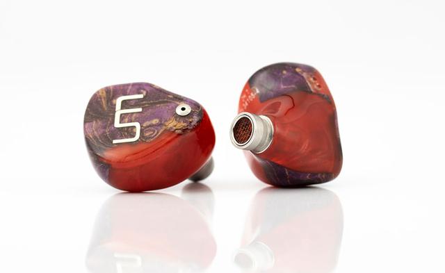 画像1: ミックスウェーブが、中国のカスタムIEMメーカーUnique Melodyの新製品「2HT」を発売。ダイナミック型+BAドライバーのハイブリッド構成IEM