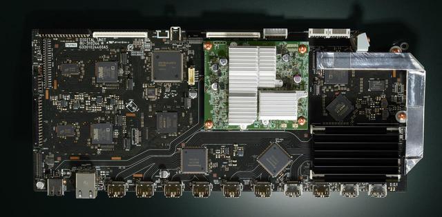 画像2: “変わらない” 高品位コントロールAVセンター マランツ『AV8805A』