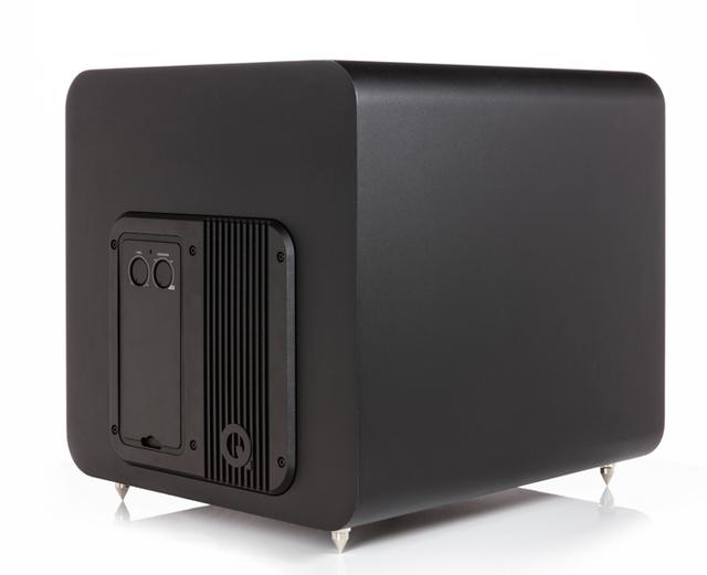 Q Acousticsの新製品サブウーファー「QB12」。305mmウーファーを搭載