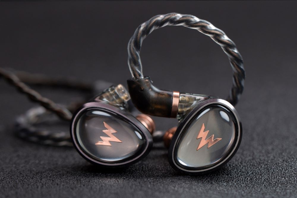 Whizzer、シックで輝くようなデザインのカナル型イヤホン「Kylin HE01B」を11月19日に発売 - Stereo Sound ONLINE