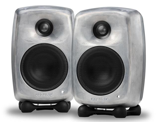 自然の中でいい音楽を楽しめる。Genelec「G Two」RAWフィニッシュが