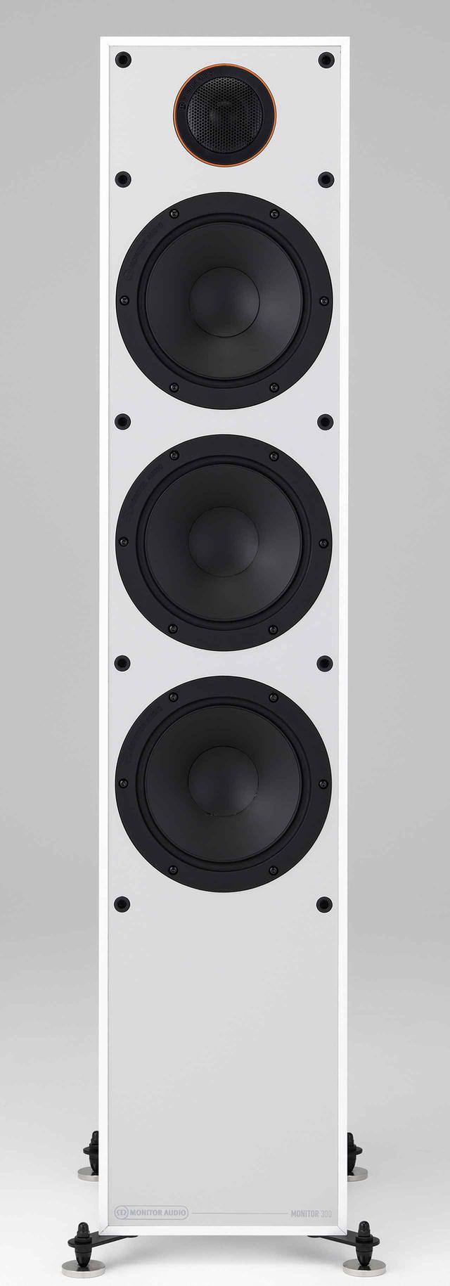 ユニット意匠も新たに「モニターシリーズ」を改良。 中域の応答