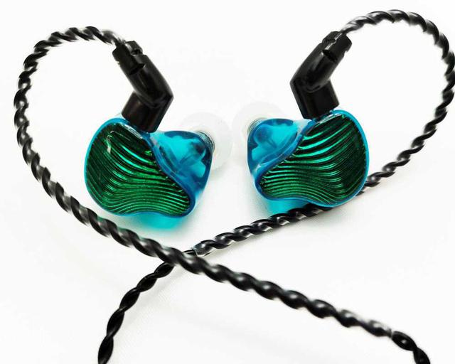 リアルアシスト、TKZKブランドの取り扱いを開始し、第一弾モデルとして