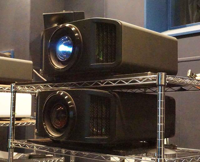 【完動品】JVCケンウッド DLA-X700R 4Kプロジェクター 3D D-ILAホームシアタープロジェクター DLA-X700R | プロジェクター