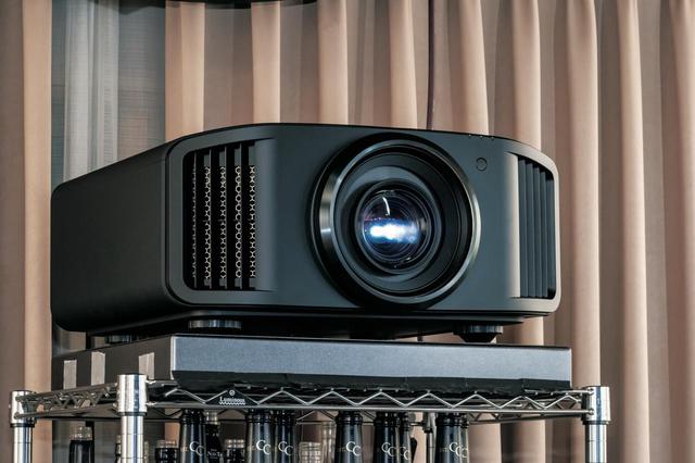 【美品】Dolby ビデオプロジェクター 本体 DLA-Z7」「DLA-Z5」プロジェクター「ユーザー先行特別視聴会