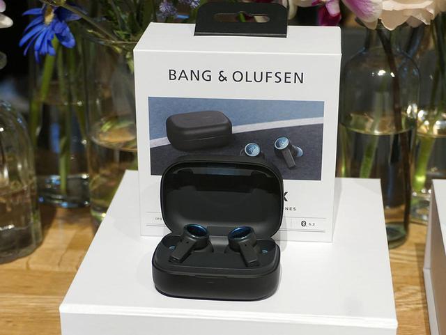 Bang & Olufsen ワイヤレスイヤホンBeoplay EX ブルー/黒 Bang & Olufsen ワイヤレスイヤホンBeoplay EX ブルー/黒 Bang