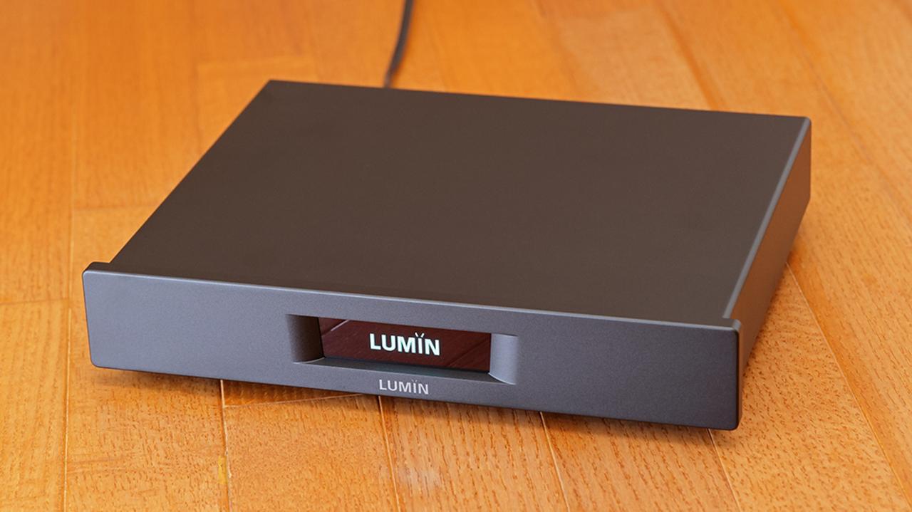 画像1: “理想のオーディオルーム”で、ハイレゾ再生のあれこれを検証する。ルーミン「U2 MINI」「U1X」の音の特長から、Roon Onlyモードの効果、さらにはオーディオ専用椅子まで!?