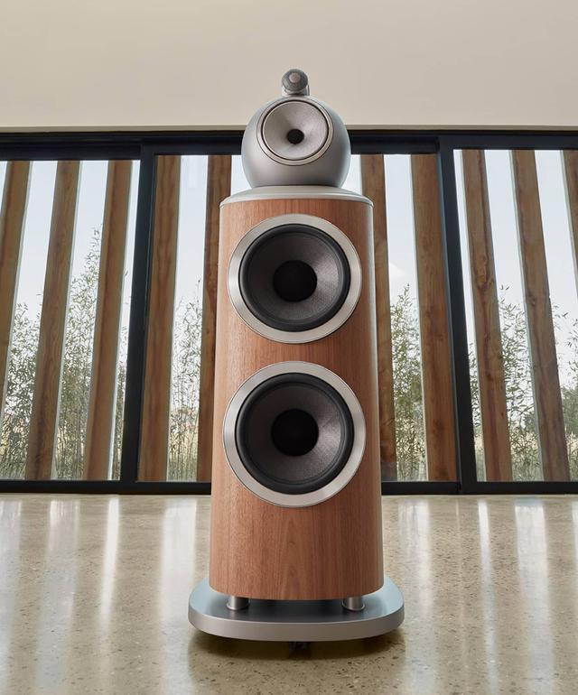 Bowers & Wilkins 800 Series Signatureに「801 D4 Signature」「805