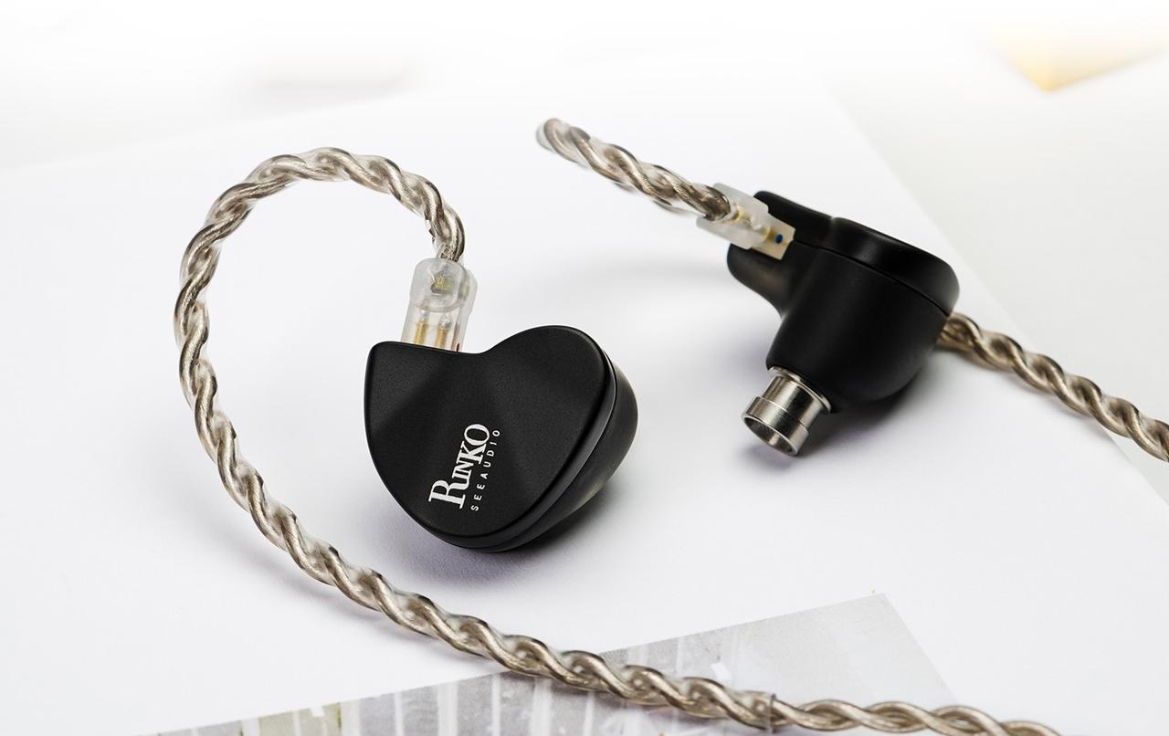 See audioのユニバーサルIEM「Rinko」に、White仕様の「Rinko White