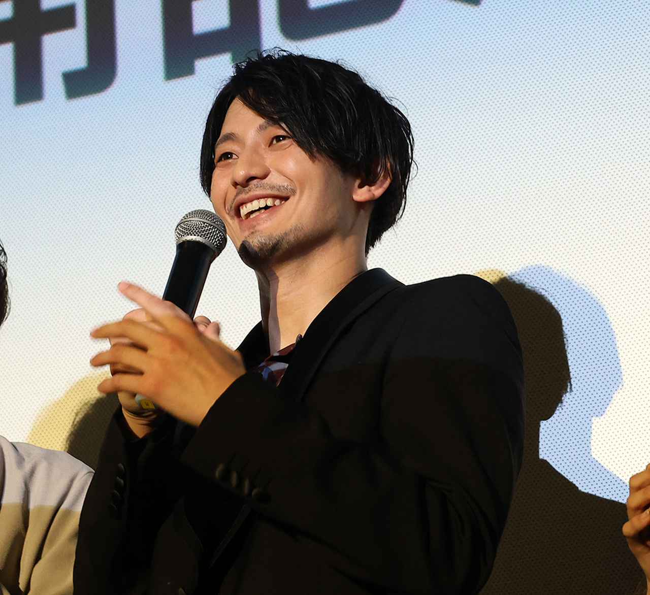 画像 : 4番目の画像 - 「映画『ペテン狂騒曲』が公開。松本監督は、「産みの苦しみが大きかった分、いい作品になって感無量です」と感謝を口に」のアルバム - Stereo Sound ONLINE