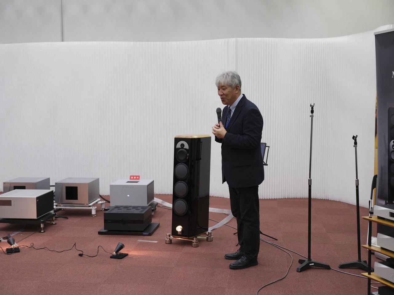 画像: 午前のRoom Aでの講演の様子。マーテン「Mingus Quintet2 Statement Editon」をピリウム「Poseidon」でドライブしていた