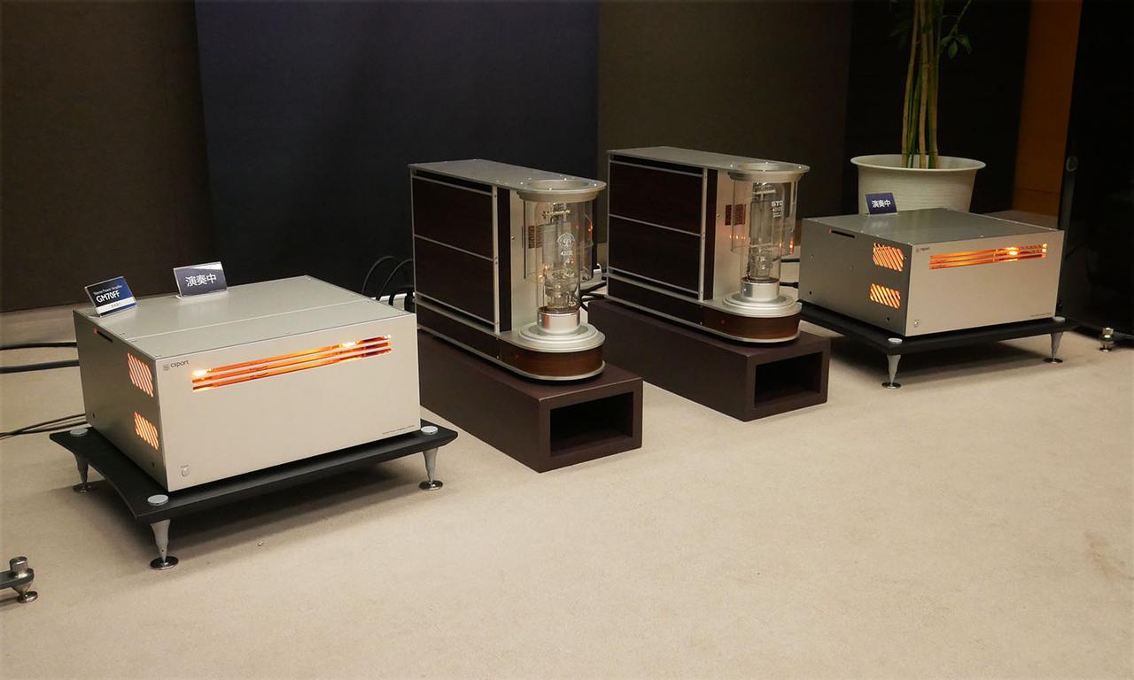 画像: ▲CSポートでは、創業10周年を記念して、真空管式パワーアンプ「GM70PA」のデザインをリニューアルした「GM70FF」を参考出品。本機を使ったデモも行っていた。本体スペックはベースモデルと同じとのことで、年末頃の発売を予定している