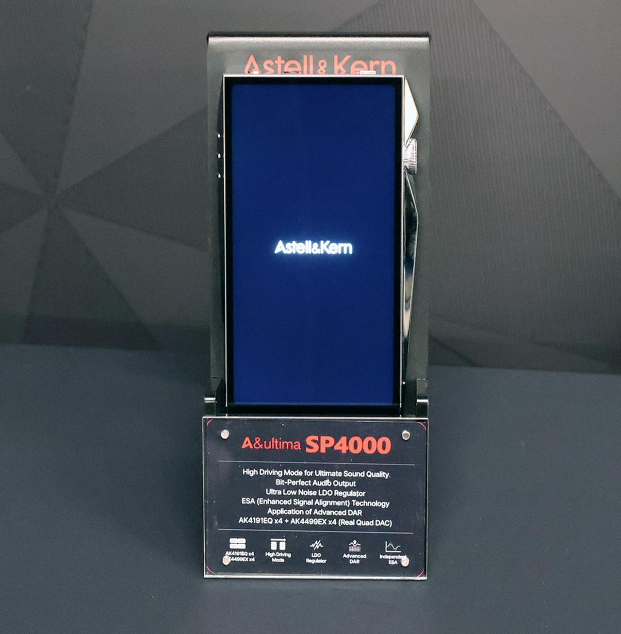 画像: 本体デザインはSP3000を踏襲。スクリーンサイズは6インチになり、操作性が改善された