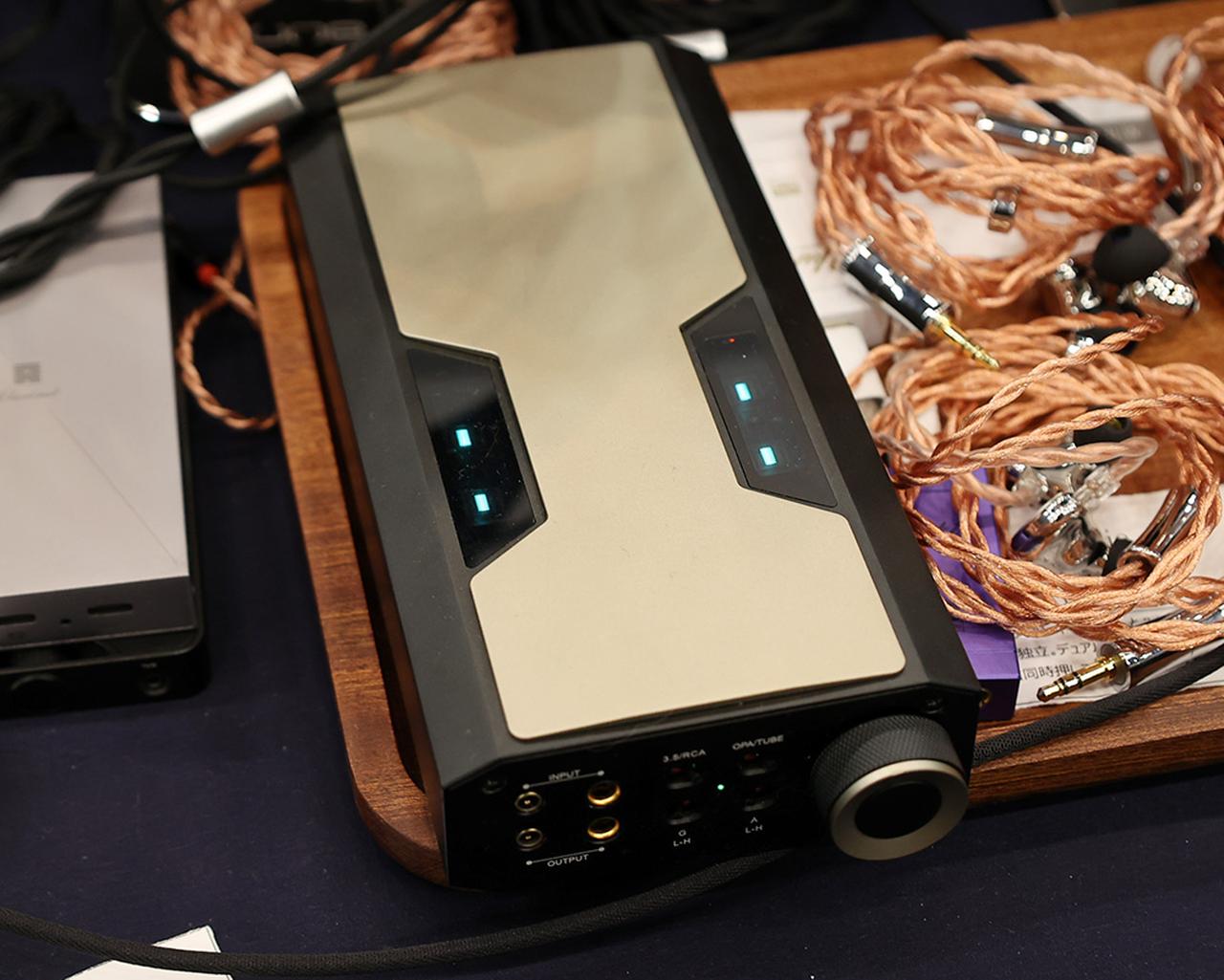 画像: ▲【ミミソラオーディオ】aune audioのポタアン「BX2」も展示されており、OTOTENではモックだったが、今回は実働していた。実際に聞いてみると、真空管らしさを感じる繊細で空間の広いサウンドが楽しめた。天面スリットから見えているのが「Nutube」