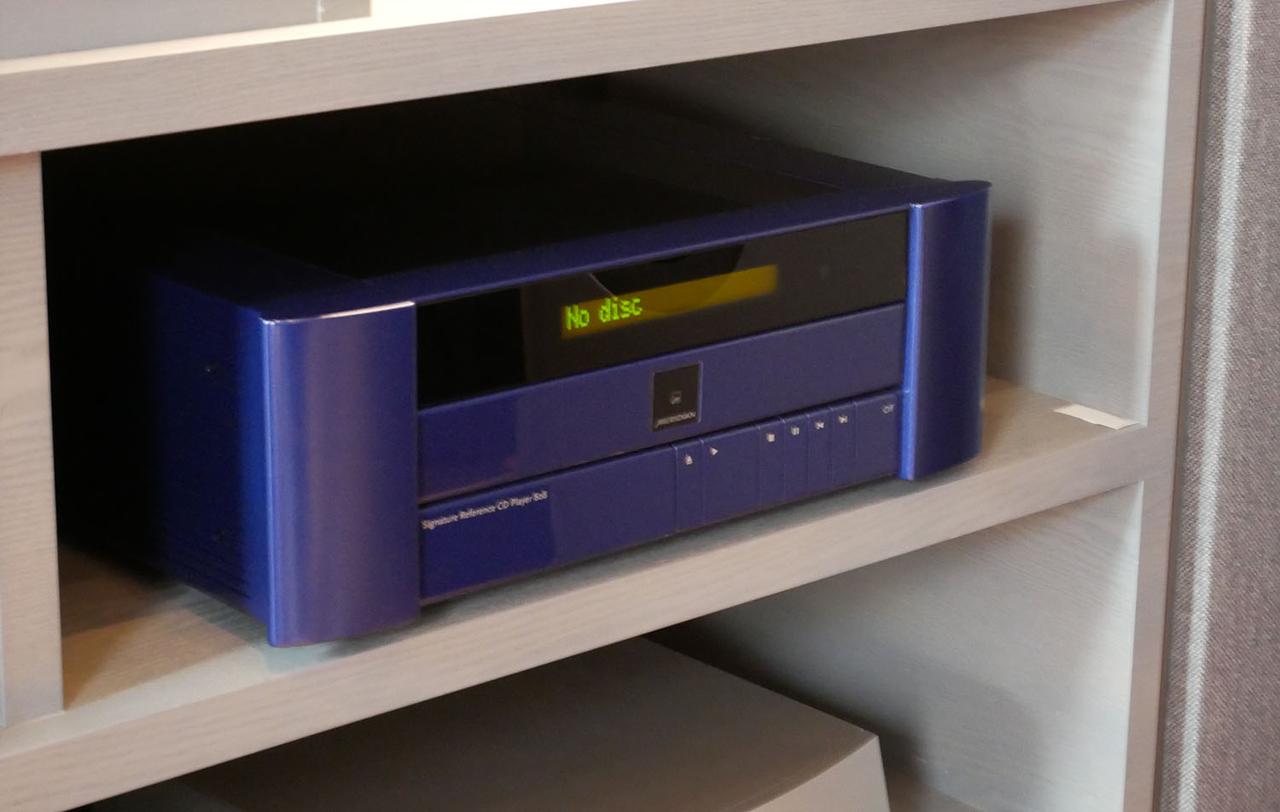 画像: CD再生には、メリディアンの「808 Signature Reference CD Player」を使用