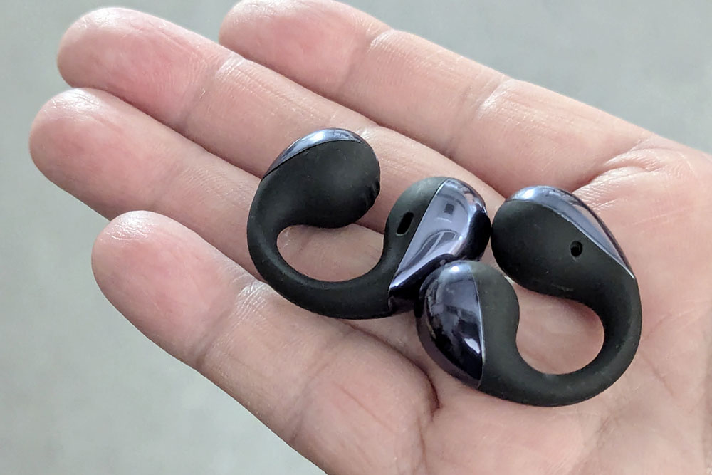 画像: 片側約5gと、とても軽いのでサウンドが流れていなければ、装着していることを忘れてしまいそうだ