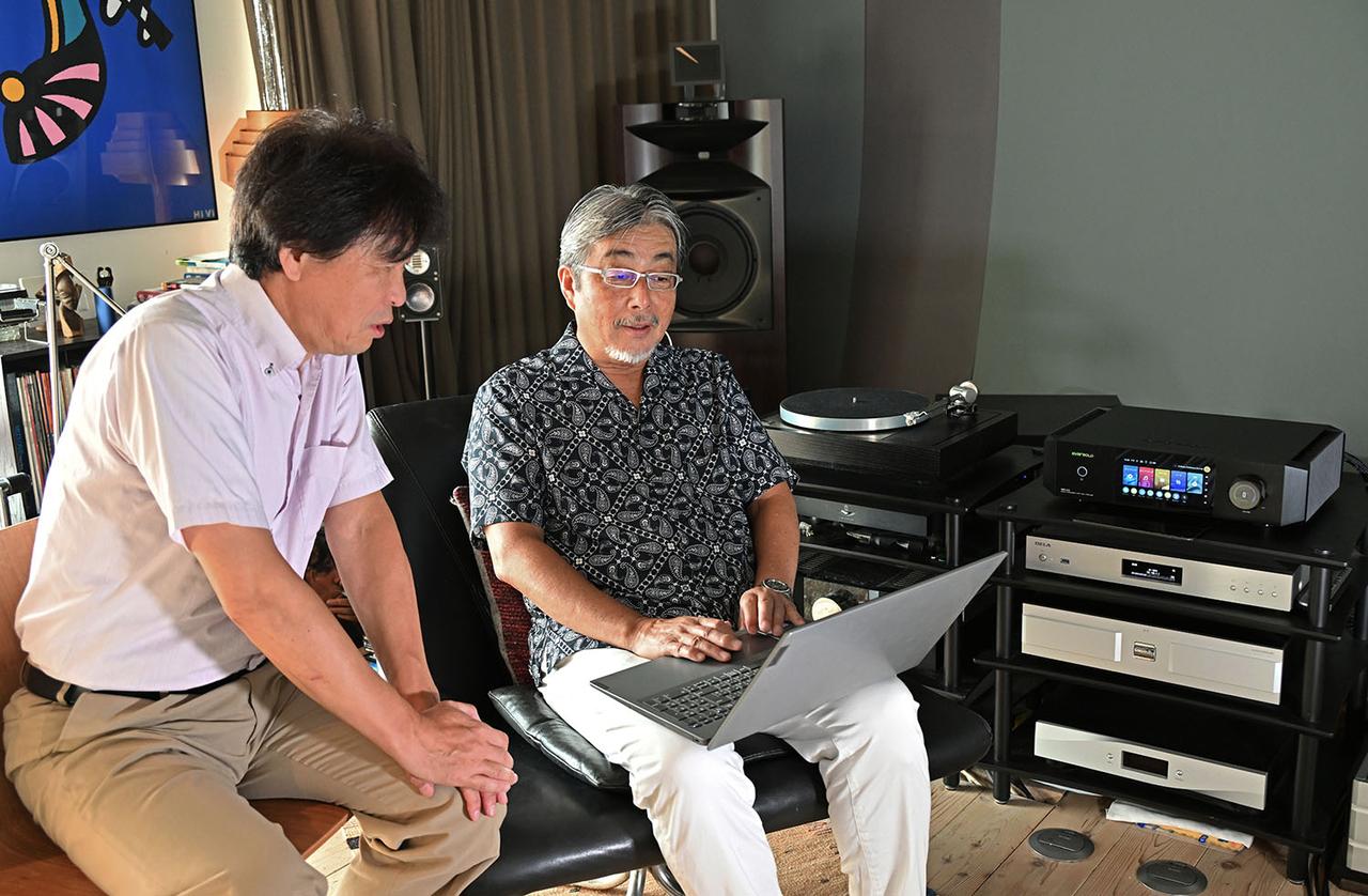 画像: エバーソロでは、「DMP-A10」はもちろん、弟モデルの「DMP-A8」「DMP-A6 Master Edition Gen2」「DMP-A6 Gen2」に拡張用SSDスロットを準備している。ここに取り付けたSSDへのデータコピーは、PCを使ってネットワーク経由でも操作可能。今回はブライトーンの福林羊一さんに手伝ってもらい、その環境も整えた