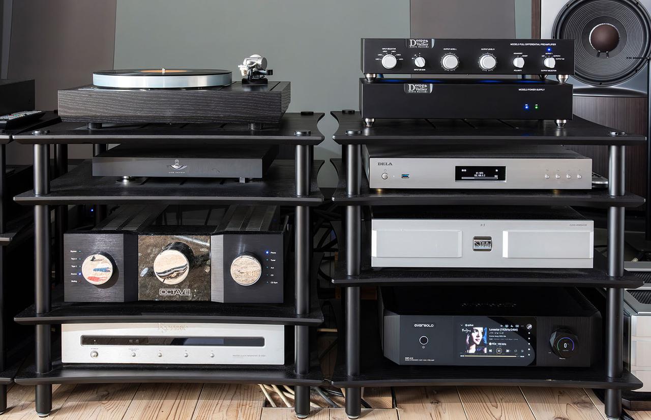 画像: 取材時の山本邸オーディオシステム ●ネットワークプレーヤー：エバーソロ　DMP-A10 ●USB DAC/SACDトランスポート：ソウルノート　S-3 Ver.2 ●クロックジェネレーター：ソウルノート　X-3 ●プリアンプ：DVAS　Model3 ●パワーアンプ：オクターブ　MRE220 ●スピーカーシステム：JBL　K2 S9900