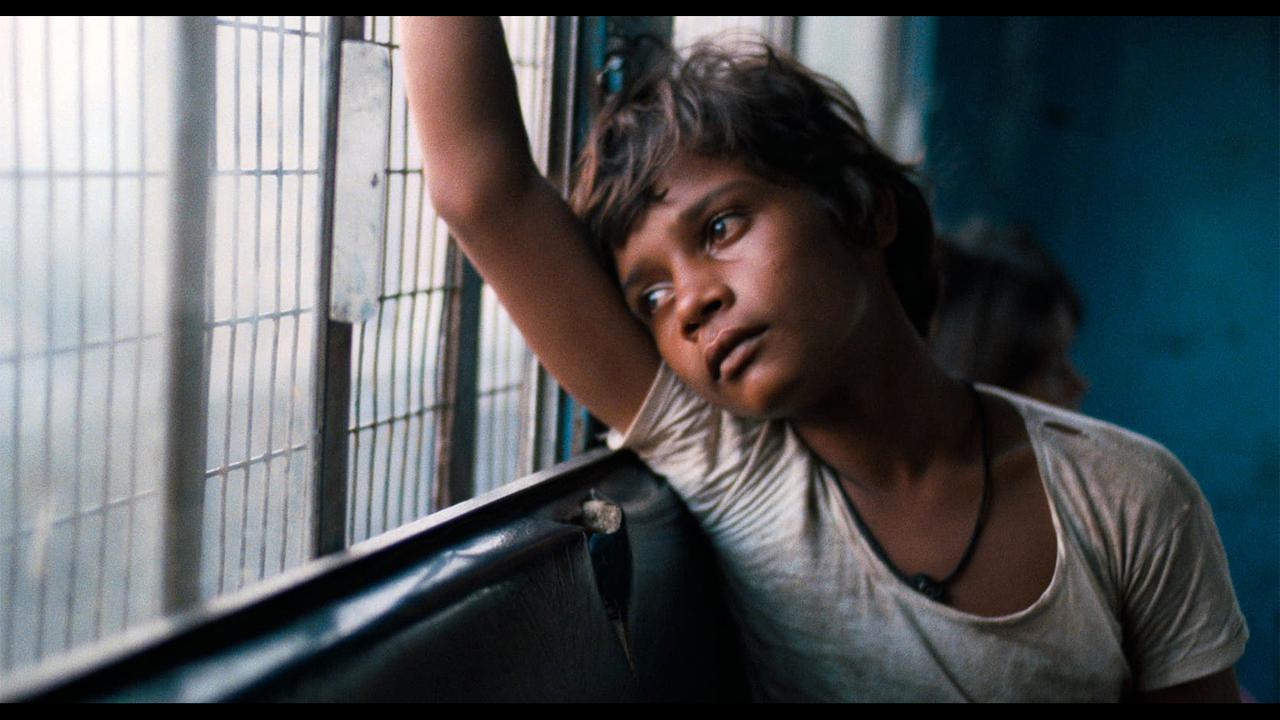 画像: ボンベイの路上に生きるストリート･チルドレンの友情と愛、そして人びとの喜びと悲しみ…