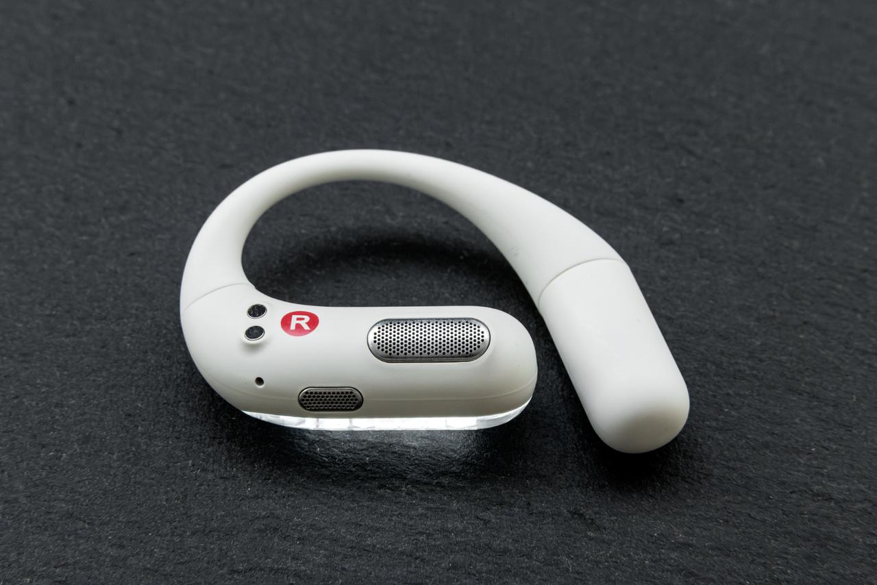 画像1: 収納ケースだけでなく、イヤホンにもLEDライト夜光機能を内蔵。イヤホン自体も発光して周囲に美しい光を放つ。精美なさまはまさに名品