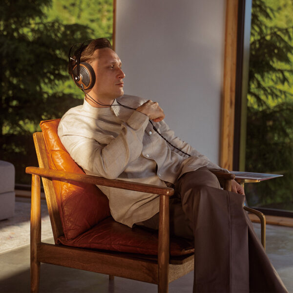 画像: 【Meze Audio】105 SILVA 発売 - リリース | 完実電気株式会社 | KANJITSU DENKI CO.,LTD