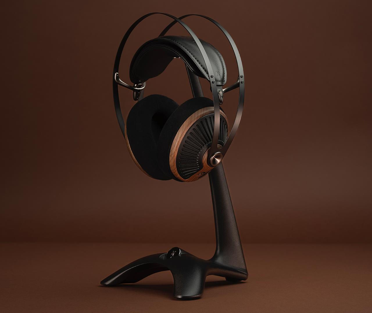 画像1: Meze Audioから、ミッドセンチュリー・モダンの美学をまとったヘッドホン「105 SILVA」が登場。一音一音に生命を吹き込み、音楽体験を刷新する