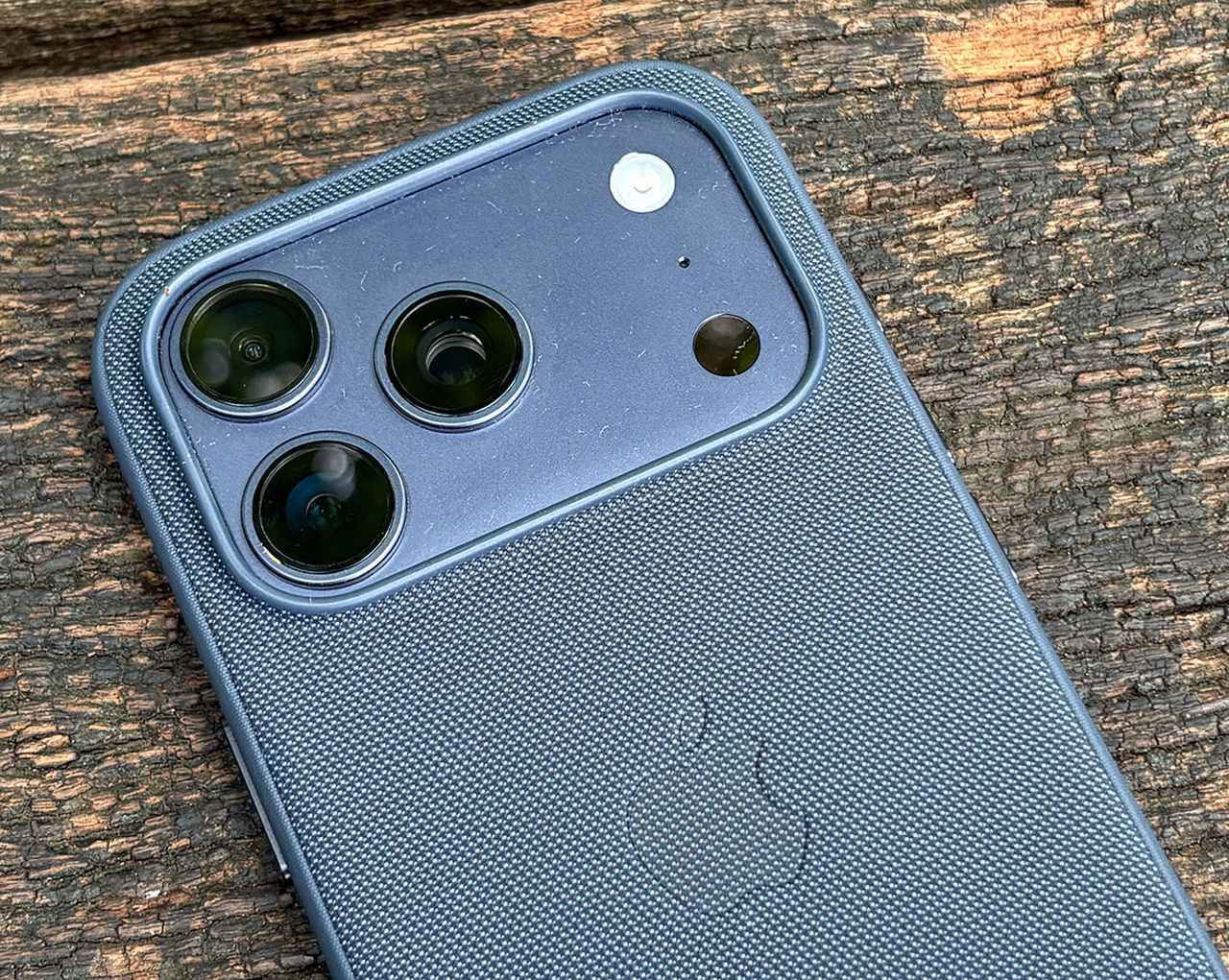 画像: iPhone 17 Proにはメイン、超広角、望遠の3つのレンズが搭載され、0.5〜8倍の撮影が可能