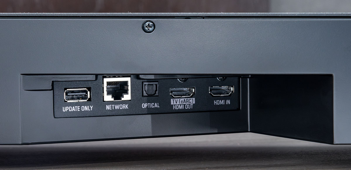 画像: SR-X90AはHDMI入出力と光デジタル入力、LAN端子を備えている。HDMI出力はeARC対応なので、対応テレビとつなげばドルビーアトモスなどの信号も伝送できる