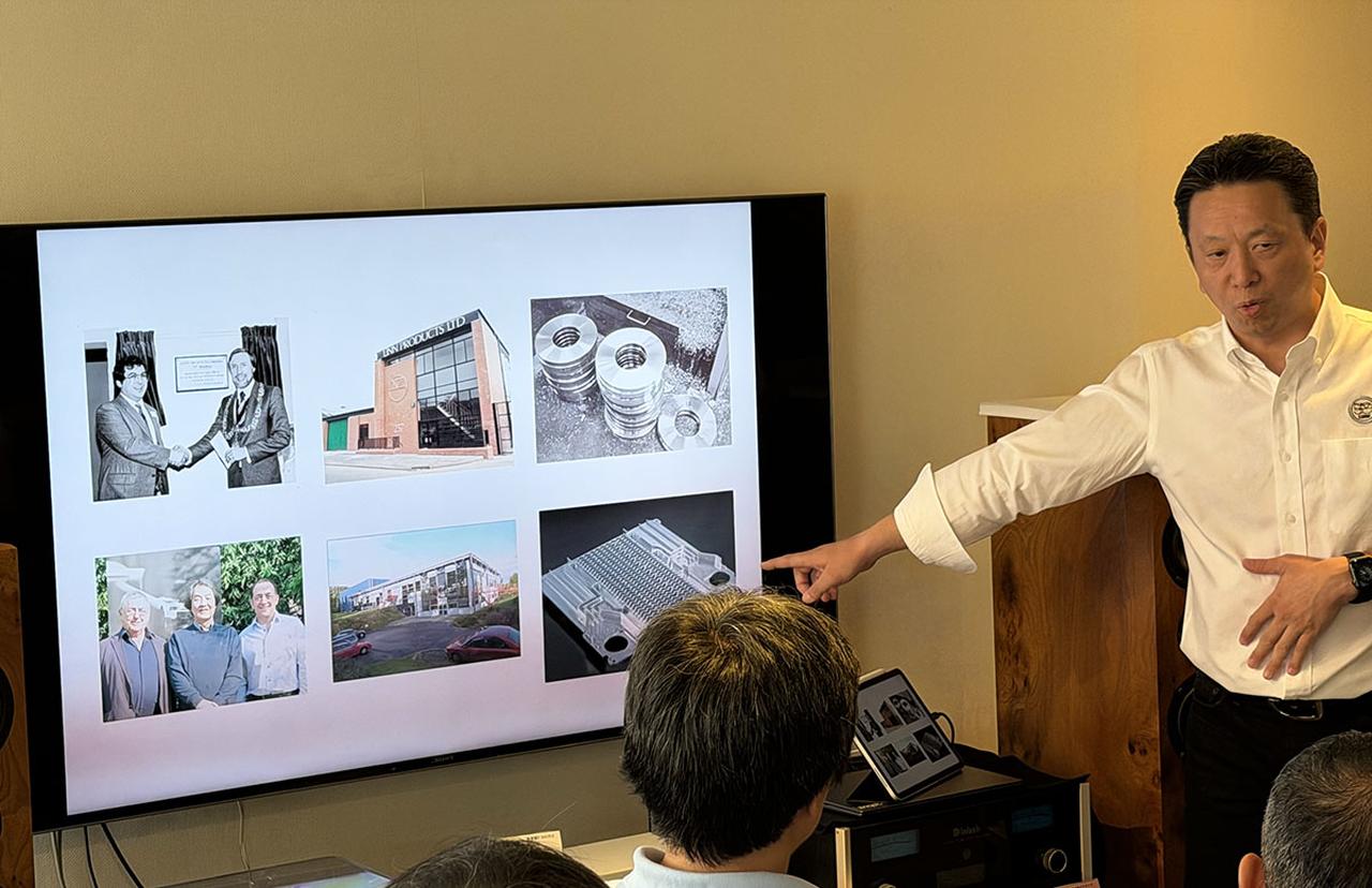 画像: リンジャパン 代表取締役の山口伸一さんが、リンの歴史や再生機器の特長を解説