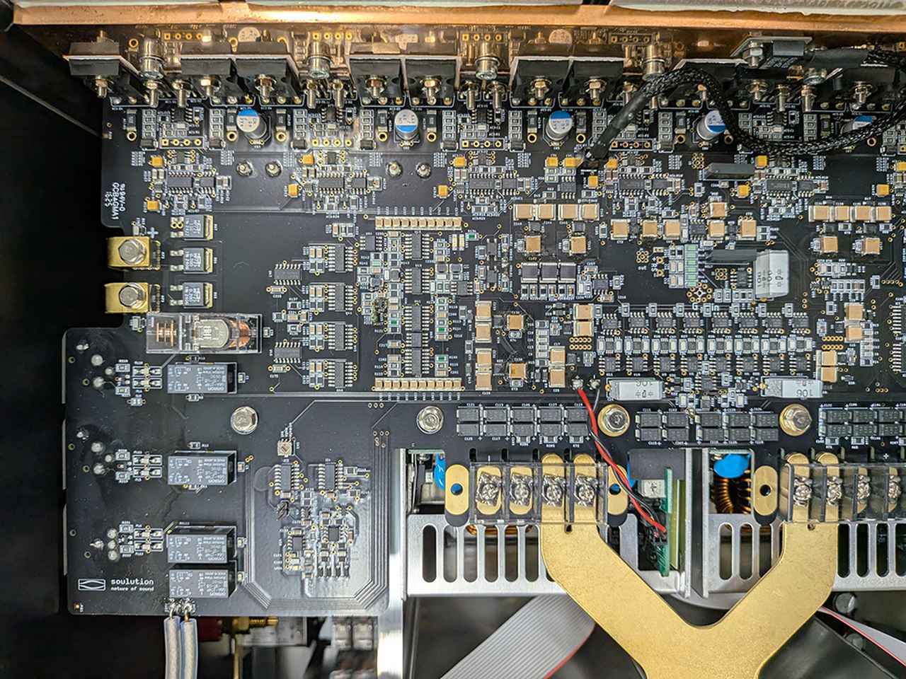 画像2: ソウリューションから、同社最上位“7シリーズ”を継ぐフラッグシップ・ステレオ・パワーアンプ「717」が10月23日に発売。1870万円