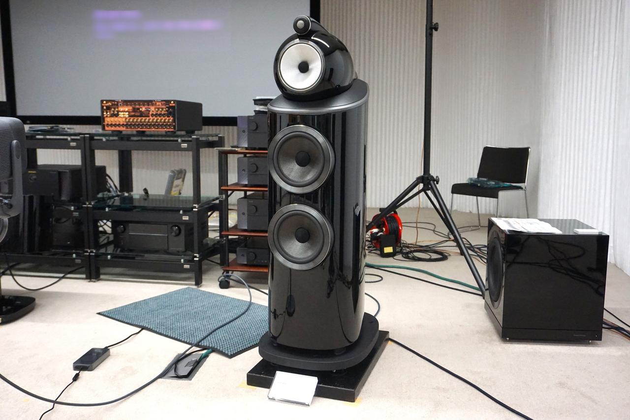 画像: HiVi視聴室でも使用されているフロアスピーカー「Bowers & Wikins 802 D4」