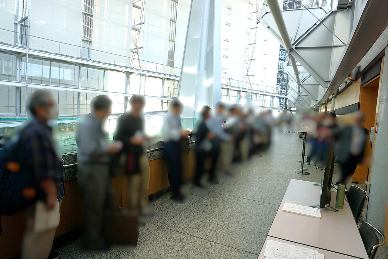 画像: イベント開始30分前のブース入口には長蛇の列ができた