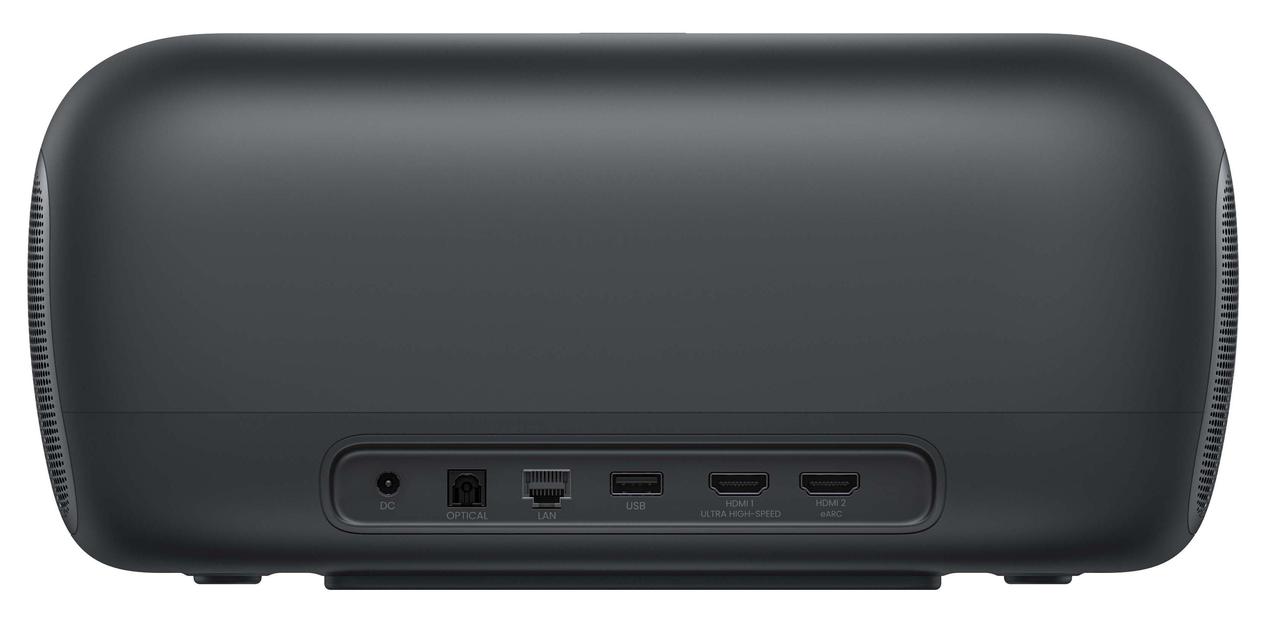 画像: 接続端子は、設置時にスクリーン側となる筐体の、下部にまとめて配置されている。2系統のHDMI端子のほか、USB Type A端子、LAN端子、光デジタル音声出力端子を装備。HDMI1端子はUltra High Speed対応となっておりゲームコンテンツなどの120Hz映像の入力が可能。HDMI2端子は、eARC対応でサウンドバーおよびeARC/ARC対応アンプ/AVセンターなどとの連携で音響面のグレードアップが簡単に図れる。なお、O2S Ultra 4Kのスペックで「ドルビーアトモス」や「DTS:X」対応という表記があるが、それはeARC対応時に外部のサウンドシステムとの連携時に、それぞれの音声フォーマットに対応しているという意味で、本機単体で対応しているわけではない