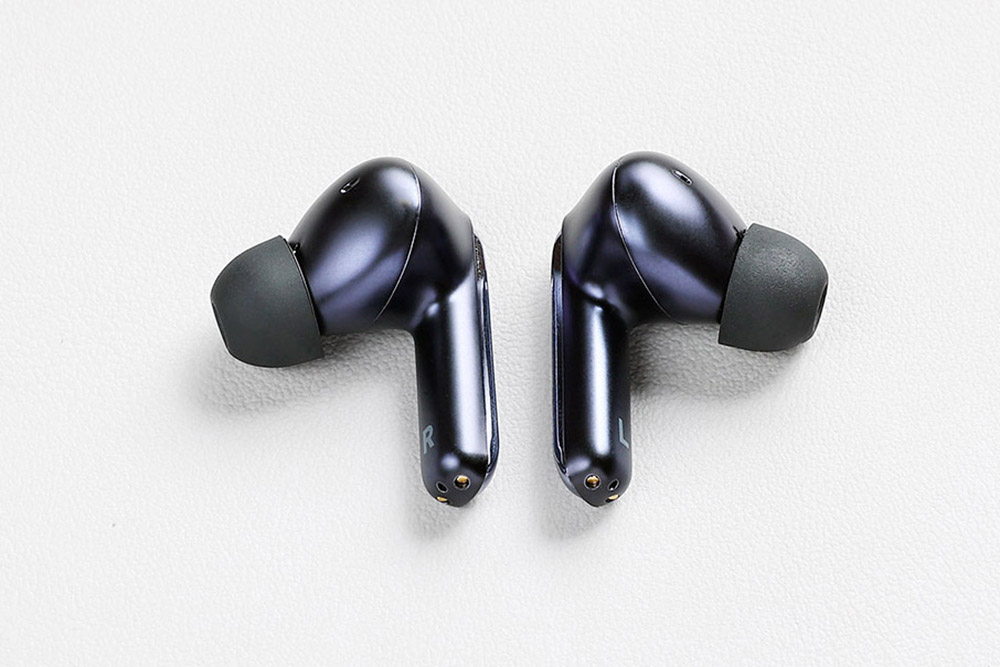 クリエイティブメディアから、xMEMSドライバー搭載の完全ワイヤレス