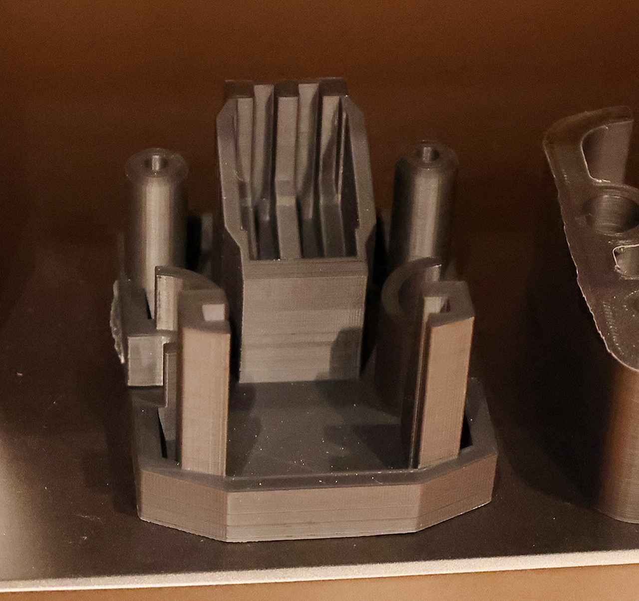 画像: オーディオテクニカお得意の巨大模型。亜鉛ダイキャストのハウジングを再現したモック