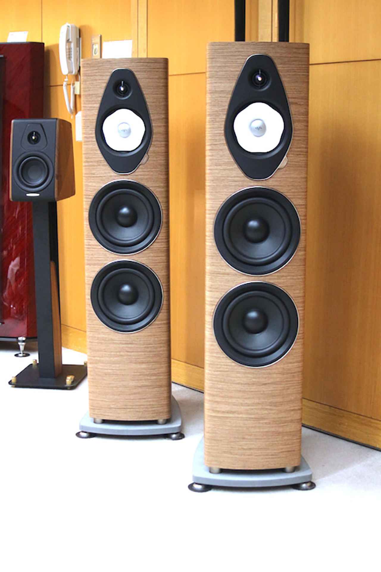 画像: ソナス・ファベール「Sonetto V G2」価格・¥1,155,000(税込)。数多の音楽ジャンルにおいても抜群の再生能力を発揮する、シリーズの中核モデル