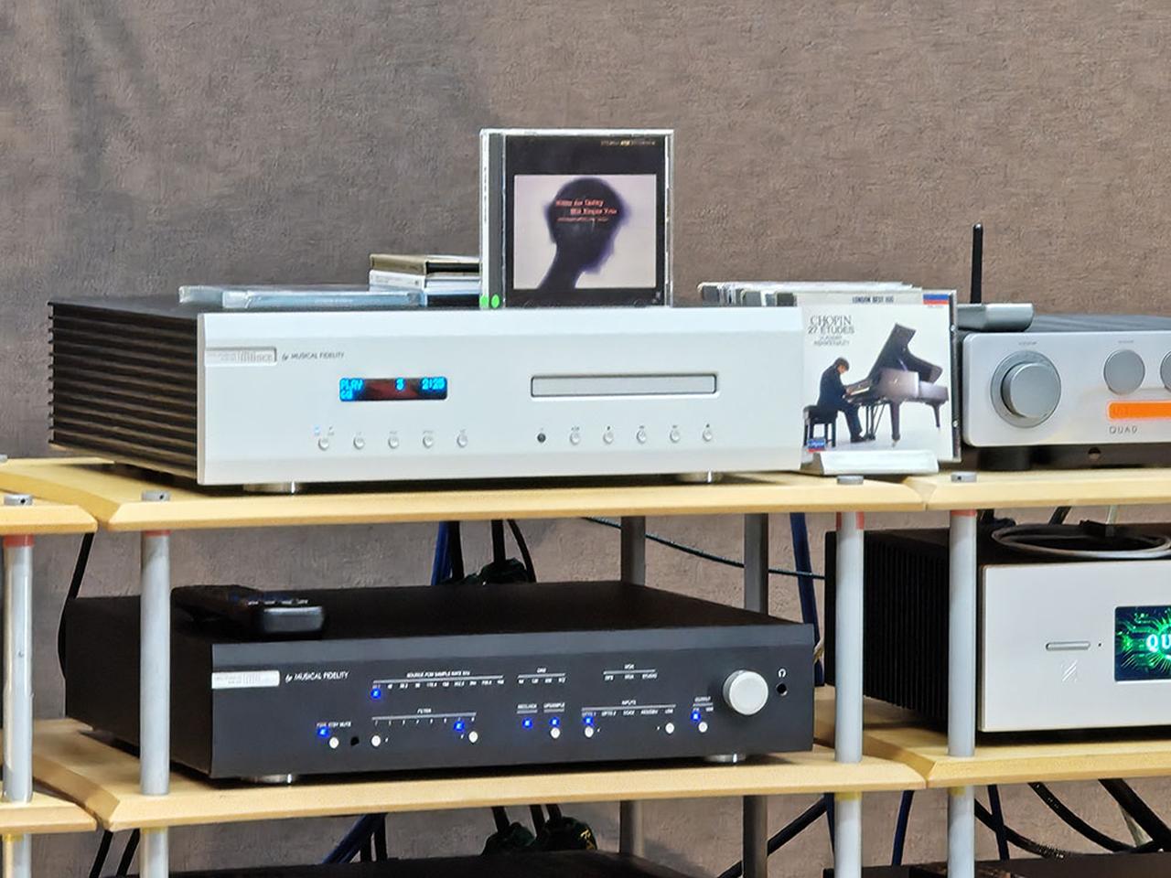 画像: 上段に、MUSICAL FIDELITY"の「M6 SCD(CDPlayer)」(価格:¥635,000・税込)、下段に「M6XDAC」(価格:¥550,000・税込)が並ぶ