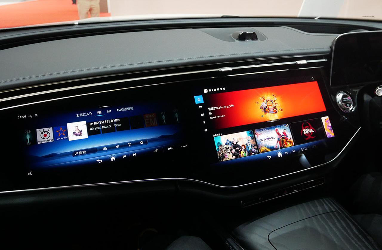 画像: インパネ部分には大型ディスプレイが埋め込まれ、ここのタッチスクリーンからRIDEVIEWアプリを操作したり、映像を写して楽しむことができる