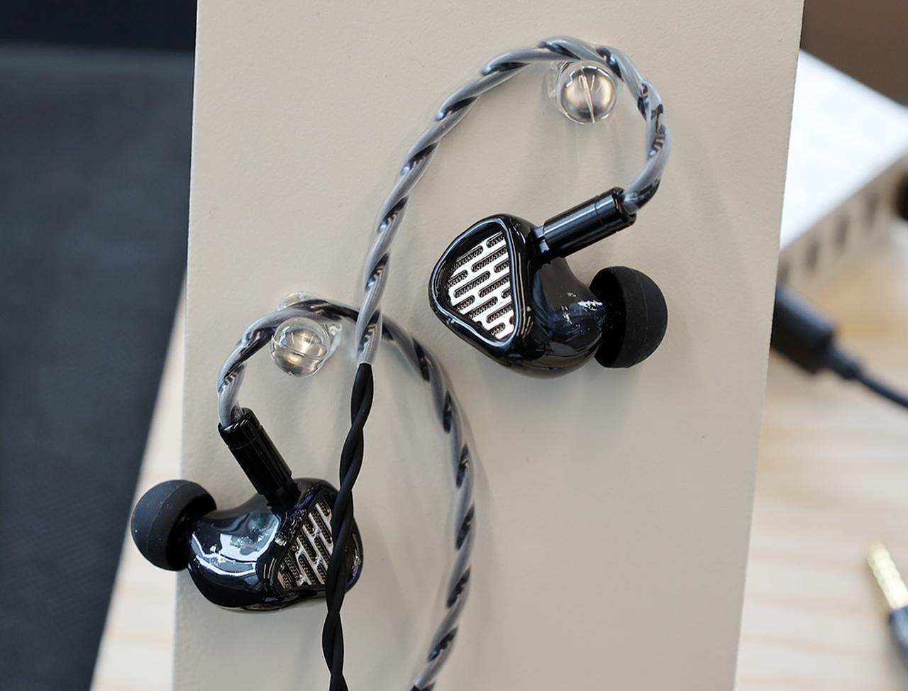 画像2: 【秋のヘッドフォン祭2025　リポート02】ベトナムのハイエンド有線イヤホン「MEMS-3」など、注目製品が多数。MOONDROP／飯田ピアノ／DVAS